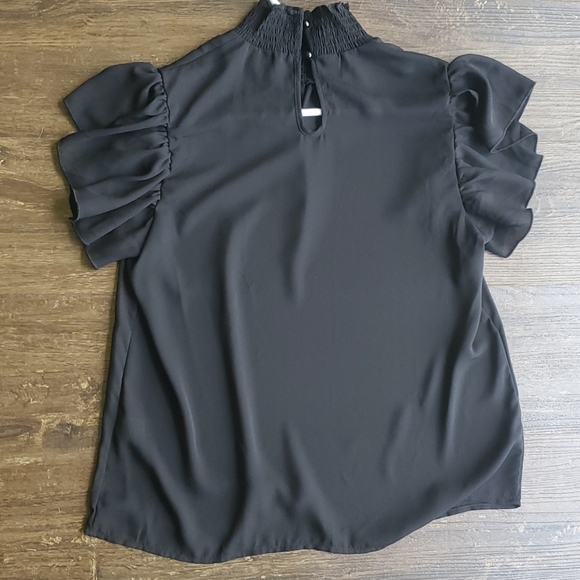 🖤🖤 SHEIN Black blouse🖤🖤 - Picture 2 of 4